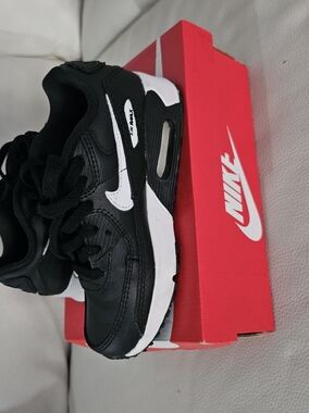 Kid's Nike Air Max Black / White (CD6867 010) Shoes Size 13C